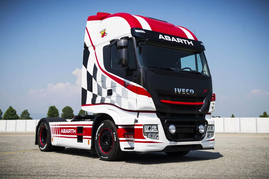  Iveco Stralis 570XP 4x2 Abarth Emotional Truck 2017 года  (фото 1 из 6)